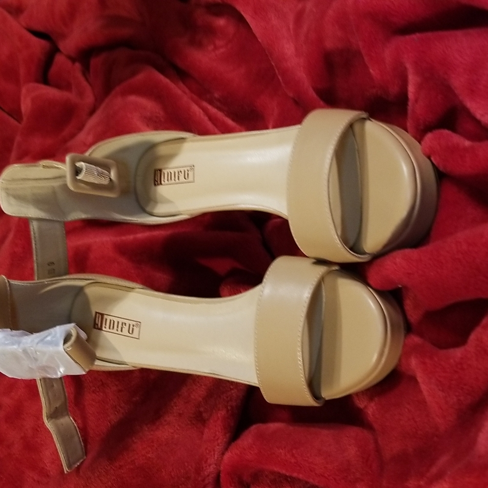 NEW not in original box IDIFU ANKLE BUCKLE SANDALS SIZE 9 - Picture 8 of 11